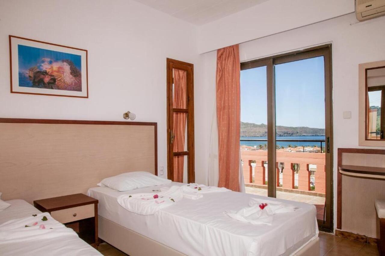 Agia Marina Ekavi Apartments מראה חיצוני תמונה