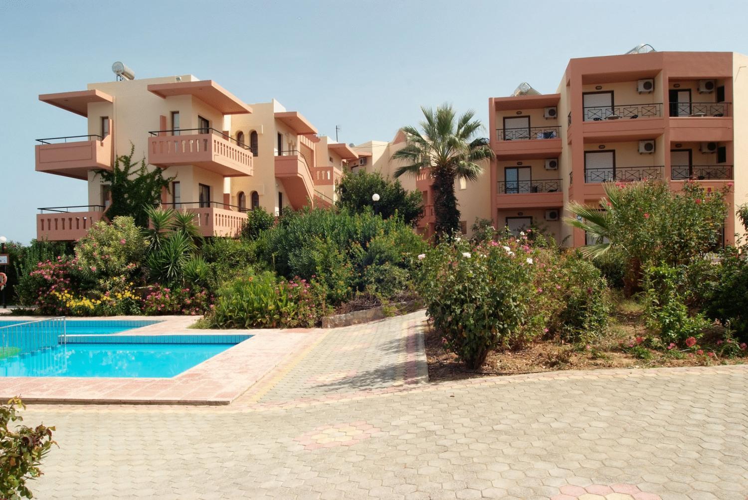 Agia Marina Ekavi Apartments מראה חיצוני תמונה