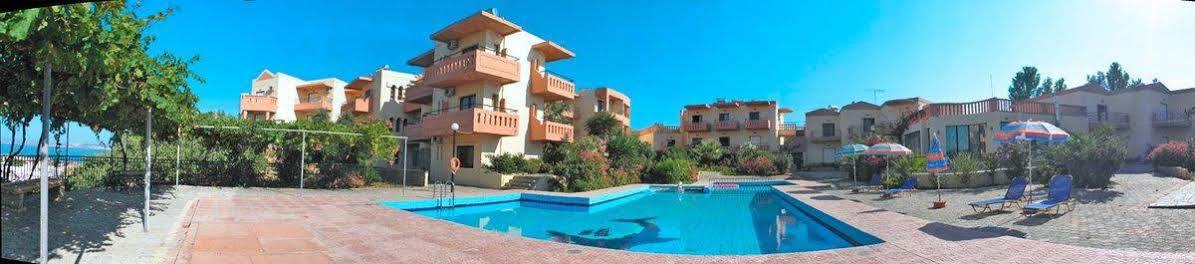 Agia Marina Ekavi Apartments מראה חיצוני תמונה