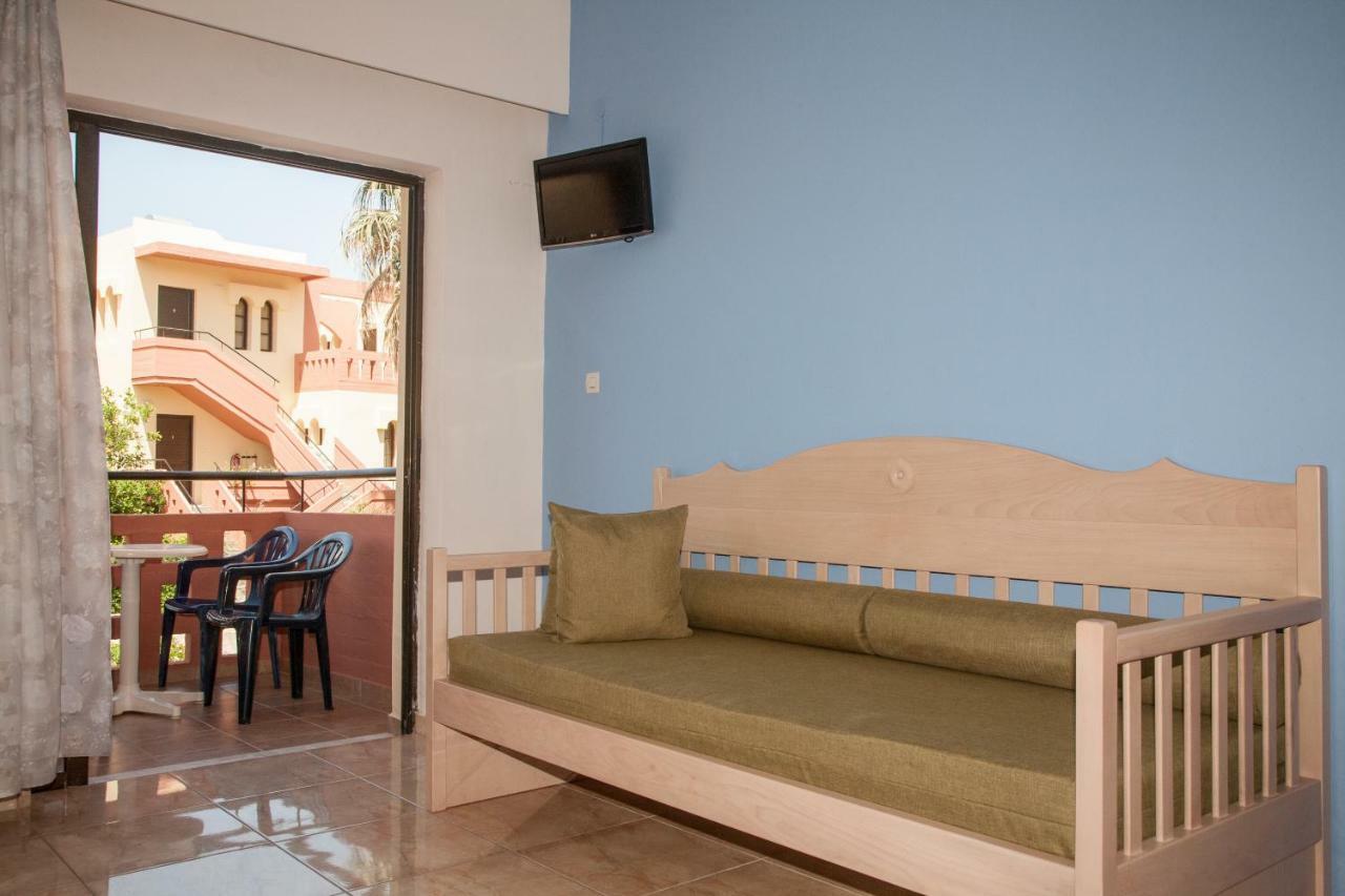 Agia Marina Ekavi Apartments מראה חיצוני תמונה