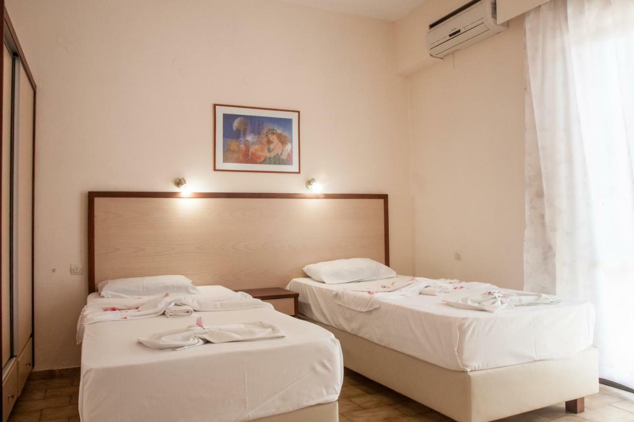 Agia Marina Ekavi Apartments מראה חיצוני תמונה