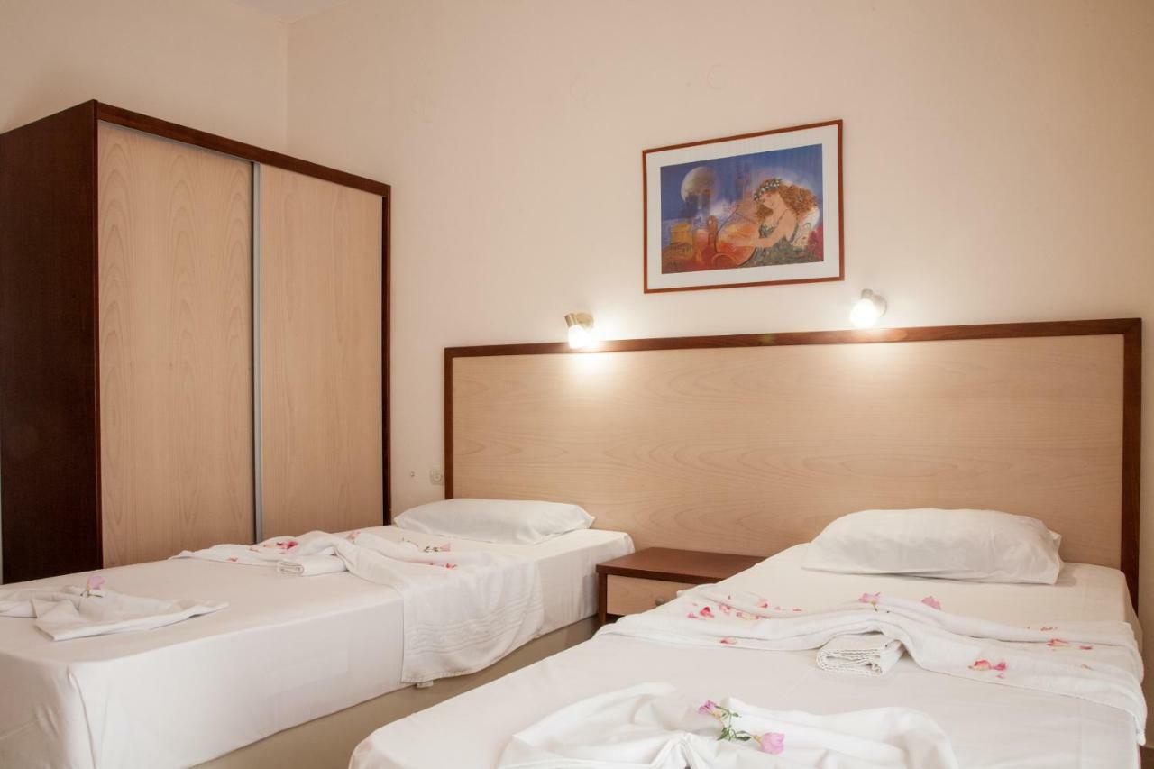 Agia Marina Ekavi Apartments מראה חיצוני תמונה