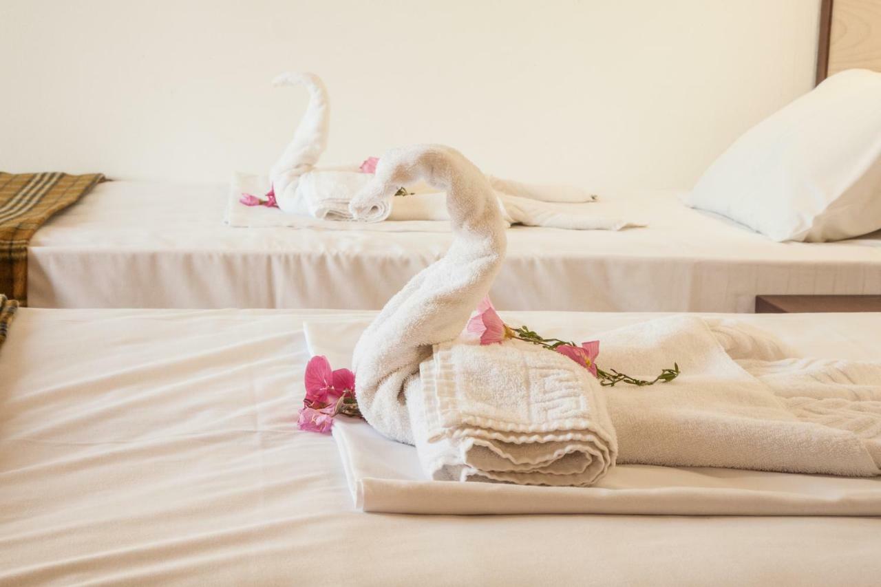 Agia Marina Ekavi Apartments מראה חיצוני תמונה