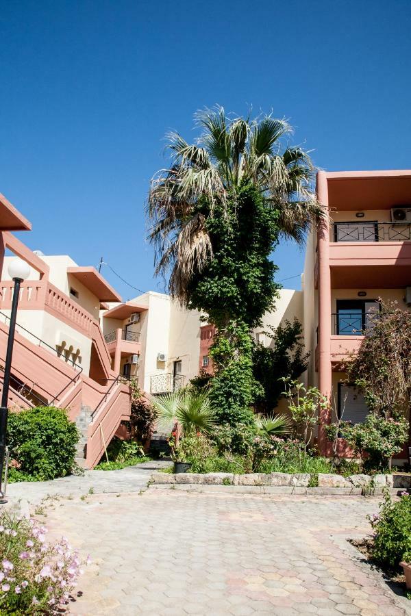 Agia Marina Ekavi Apartments מראה חיצוני תמונה