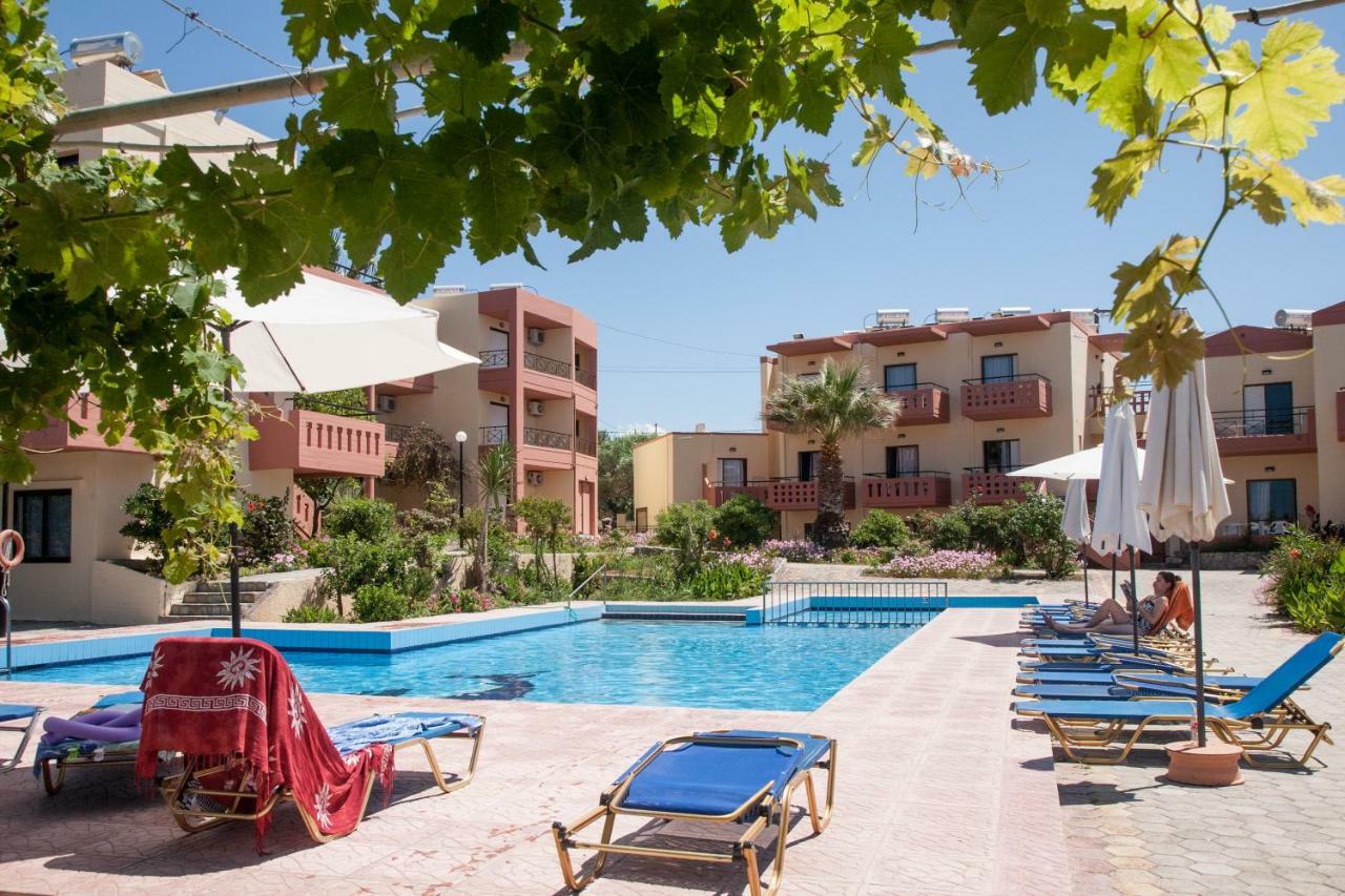 Agia Marina Ekavi Apartments מראה חיצוני תמונה