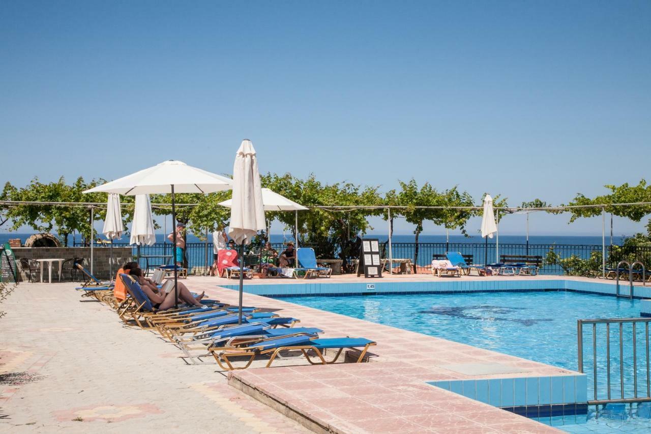 Agia Marina Ekavi Apartments מראה חיצוני תמונה