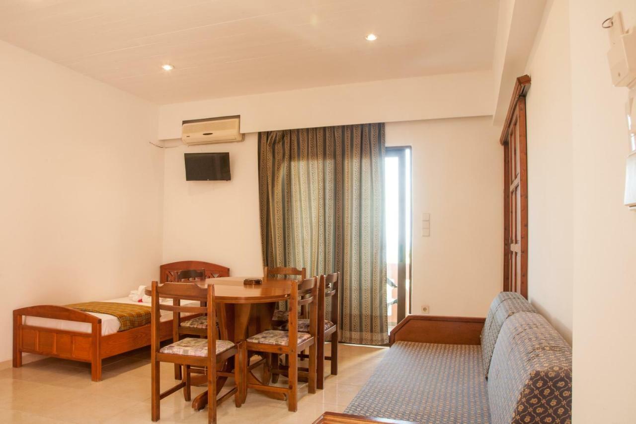 Agia Marina Ekavi Apartments מראה חיצוני תמונה